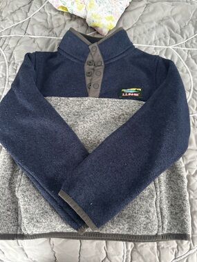 L.L. Bean Navy and Heather Gray Knit Pullover